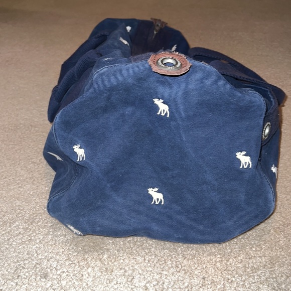 Navy Duffle Bag / Navy Weekender Bag - Picture 3 of 5